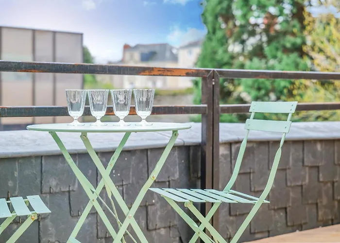 Apartament Joli Avec Terrasse - Proche Chateau - 2 Personnes *