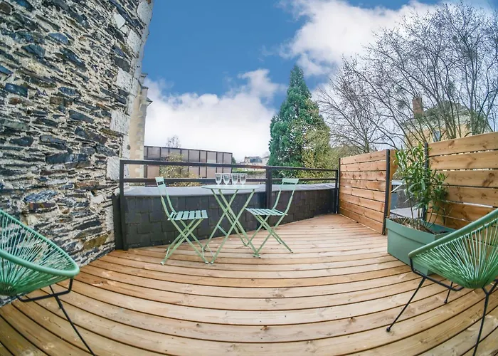 Daire Joli Avec Terrasse - Proche Chateau - 2 Personnes *